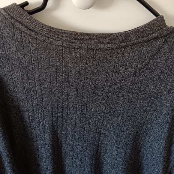 Grey Sweater Size Xl Long Sleeves - Picture 6 of 7